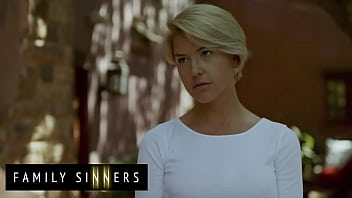 Milf Nóng Bỏng Tóc Vàng Kit Mercer Mút địt Và địt Con Trai Riêng Van Wylde – Gia đình Tội Lỗi