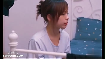 清纯女友为护欠债男友,沦为债主胯下玩物